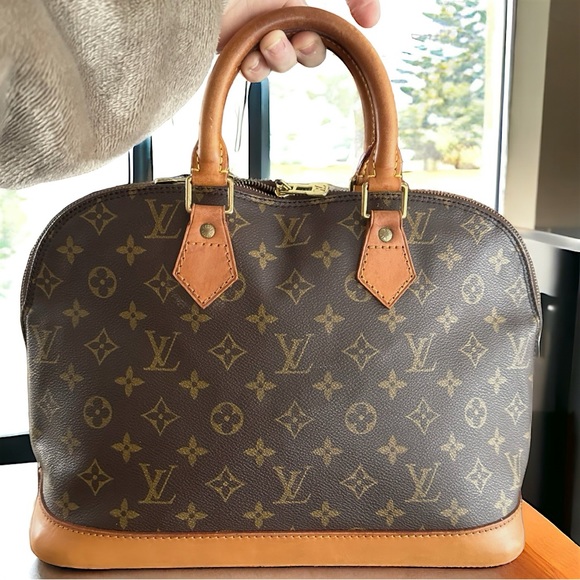 Louis Vuitton vintage Alma PM w/dust cover monogram leather MINT condition